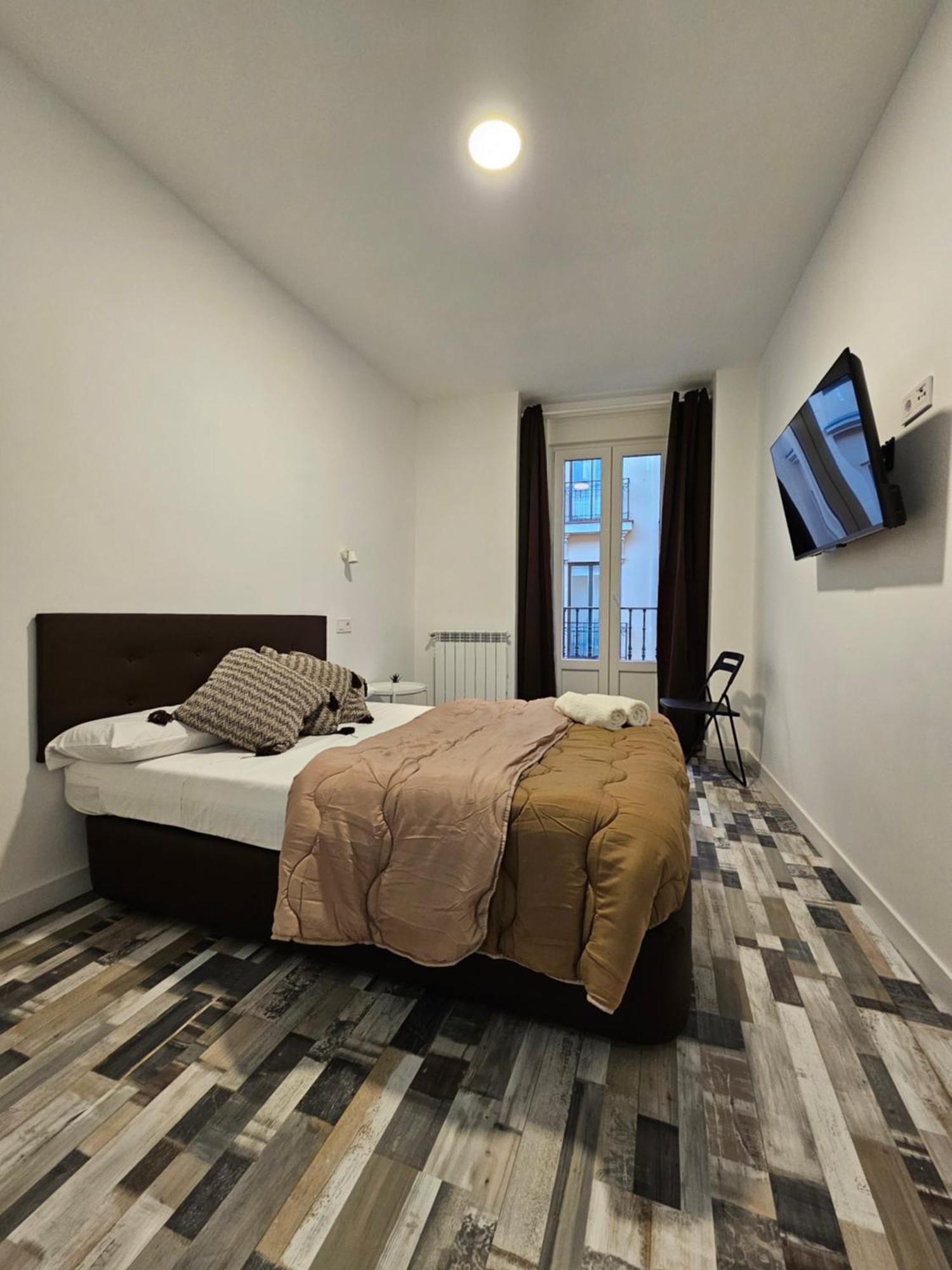 Hostal Andrea Granvia Madrid Eksteriør bilde