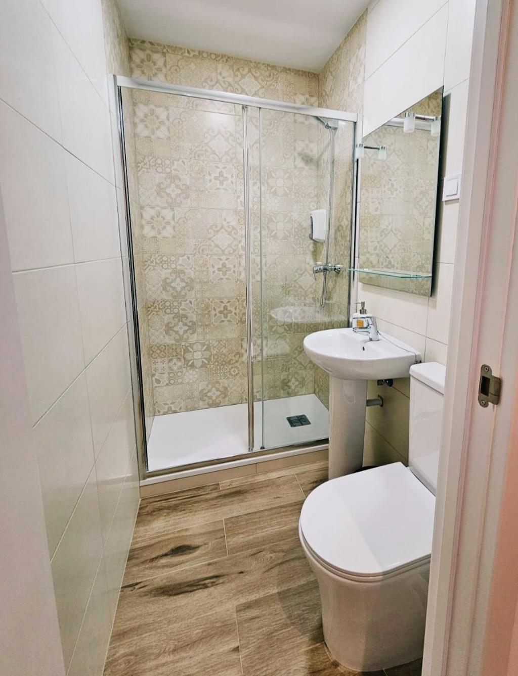 Hostal Andrea Granvia Madrid Eksteriør bilde