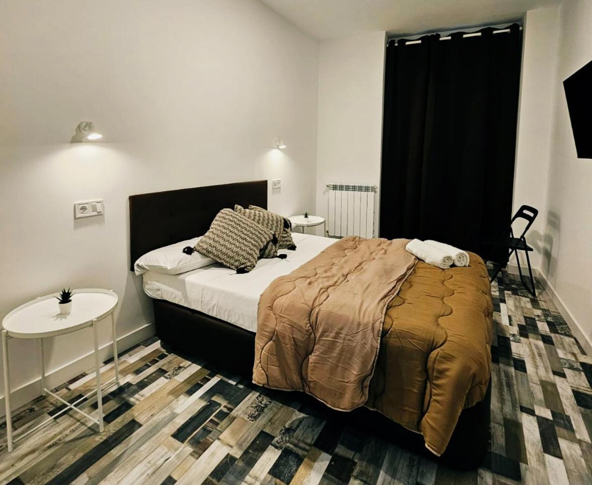 Hostal Andrea Granvia Madrid Eksteriør bilde
